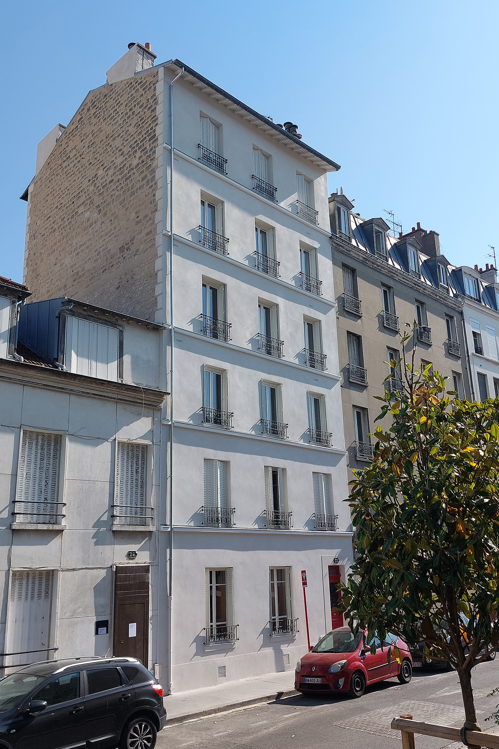 Façade sur rue après ravalement à la chaux à Vincennes